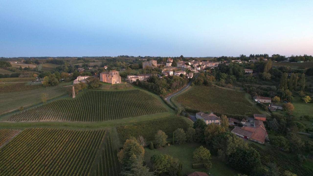 Romantic Gite Nr St Emilion With Private Pool And Views To Die For Pujols  Exterior foto